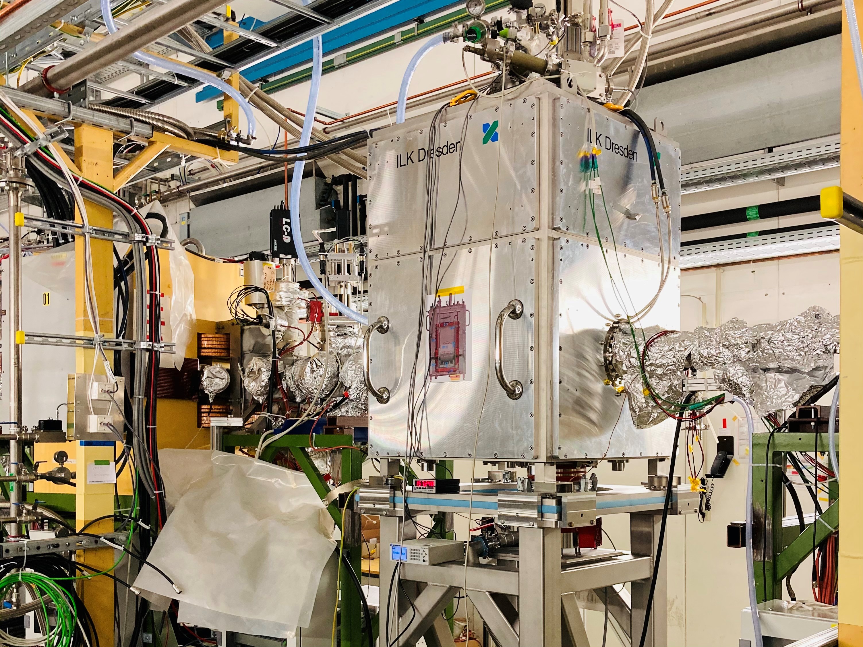 CCC system including helium cryostat and liquefier unit at CRYRING (Image: GSI)